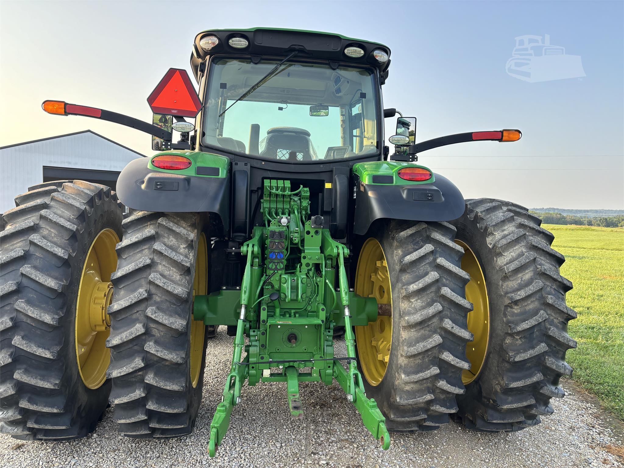 John Deere 6175R - View 2